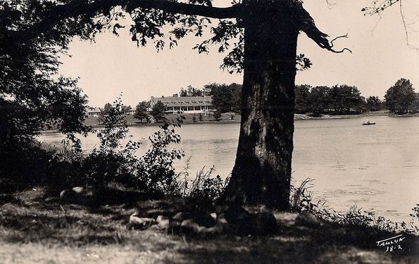 Holly Simmonsen Lake (newer photo)